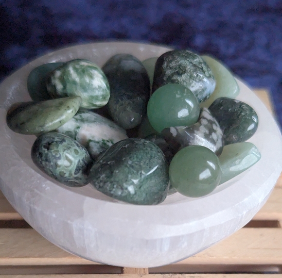 💚 Mossy Heart Bowl ☪️ Aventurine Agate Jasper Quinhai Jade Mini Crystal Hearts - Picture 4 of 10
